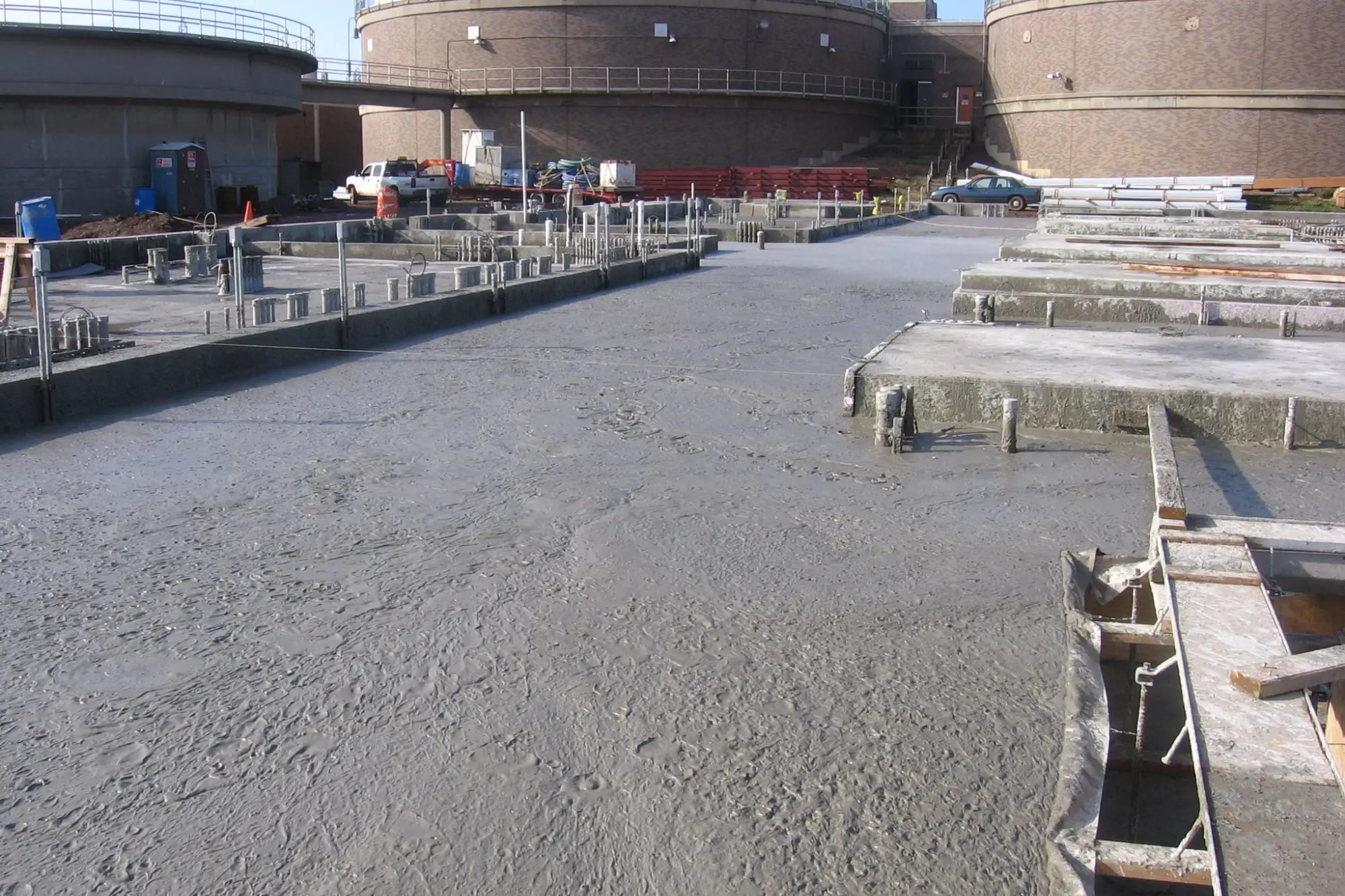 Elastizell Systems applying lightweight cellular concrete to retrofit and upgrade a wastewater treatment plant